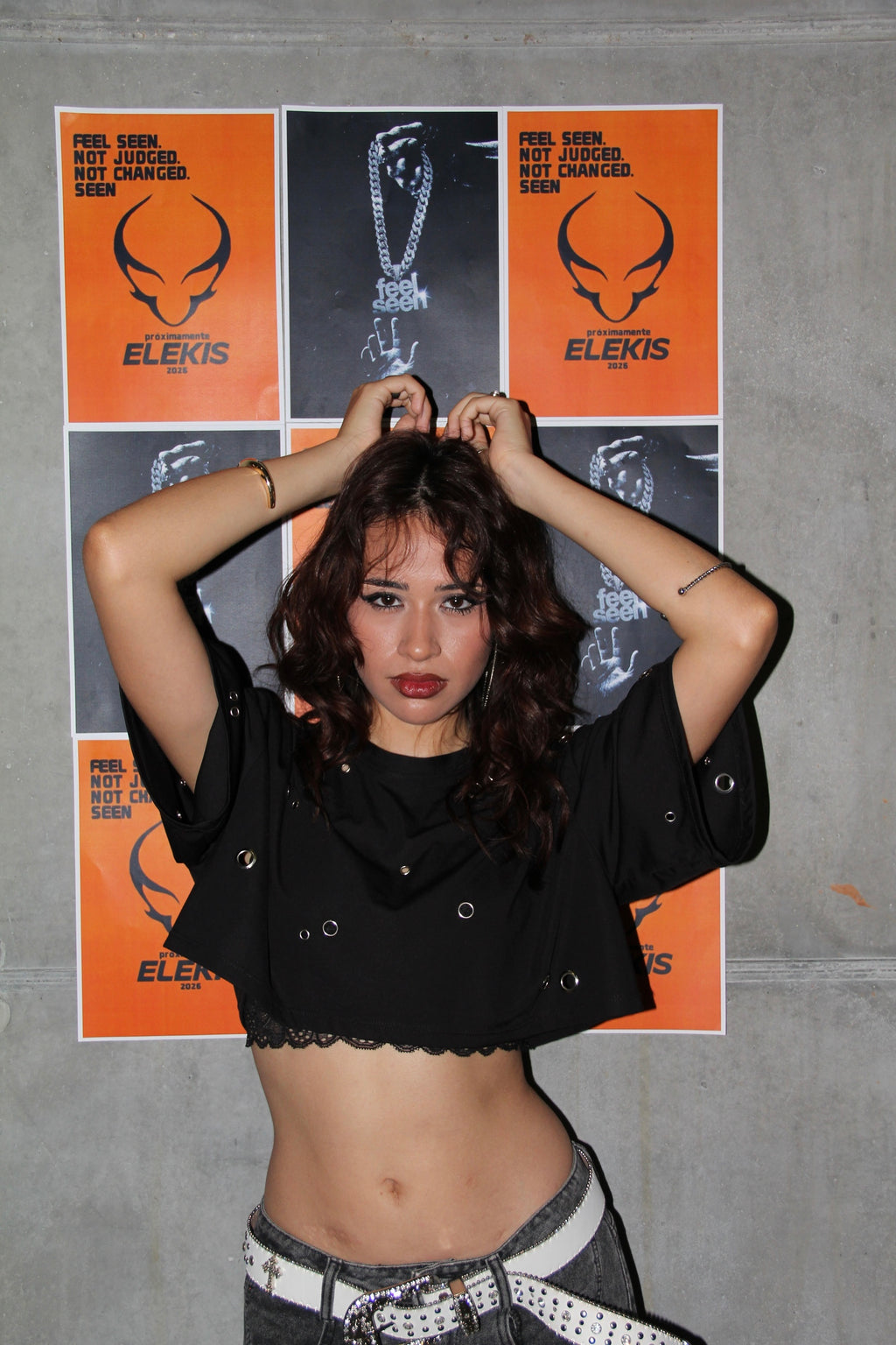 BLACK HOLE TOP