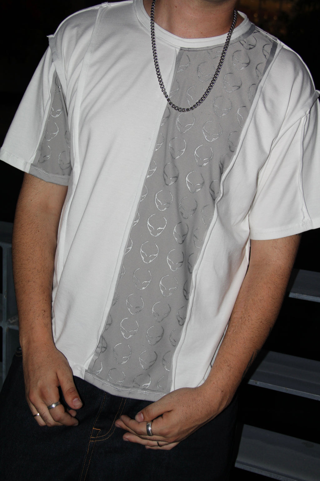 NO BASIC LOGO TEE