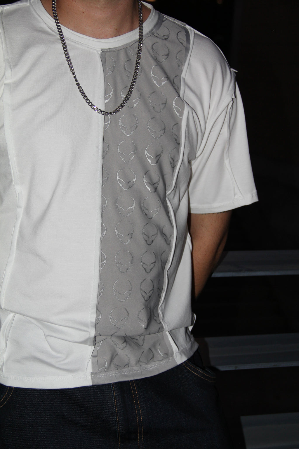 NO BASIC LOGO TEE