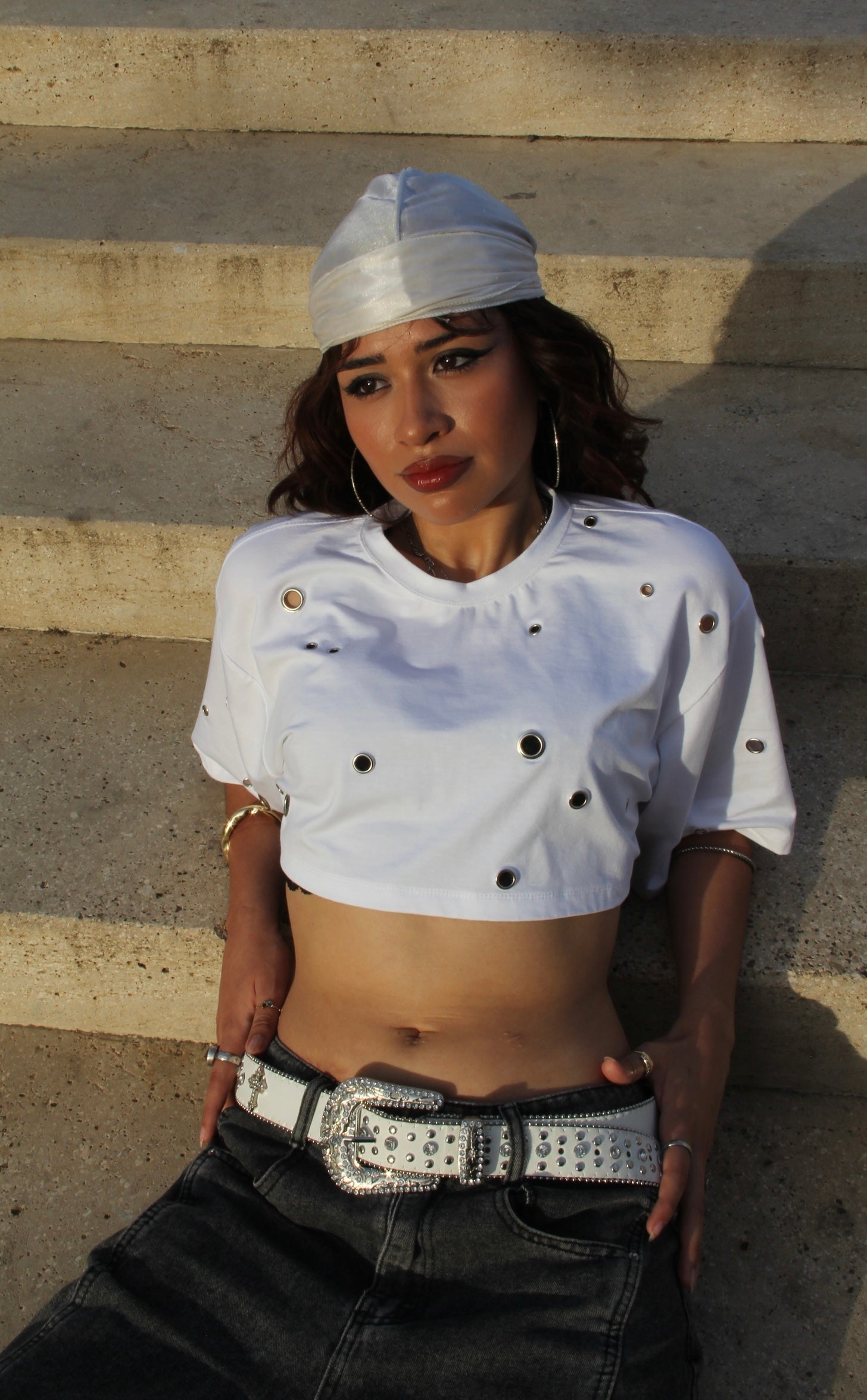 WHITE HOLE TOP